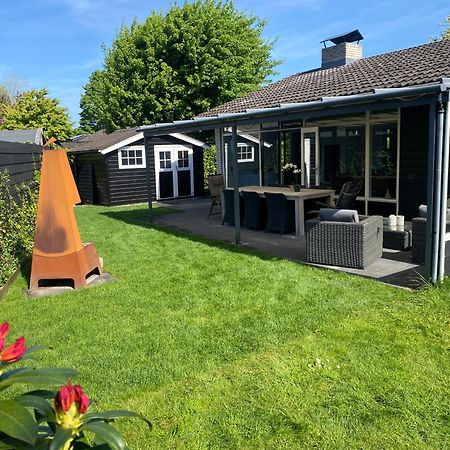 Bungalow Near Beach With Large Private Garden - Not For Companies Ouddorp Luaran gambar